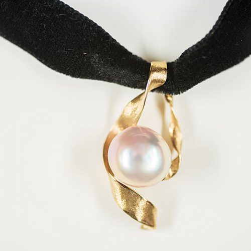 Anhänger mit Süßwasserzuchtperle